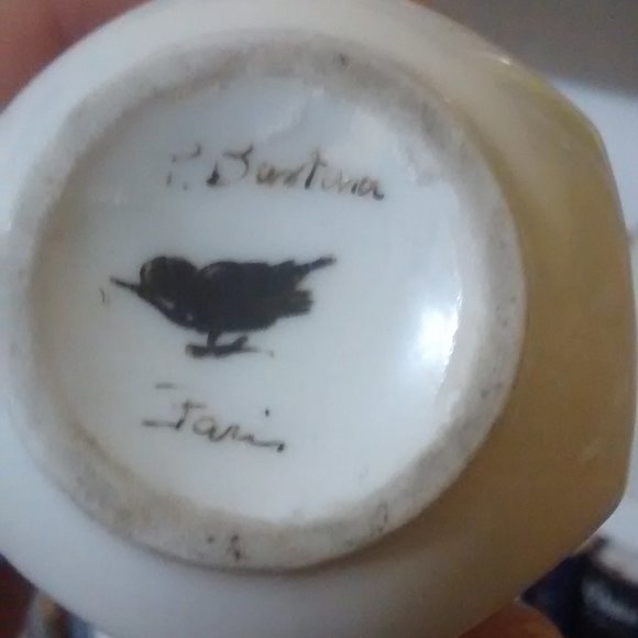 Small bud vase by noted Georges Bastard Studio, Paris - Picture 2 of 2